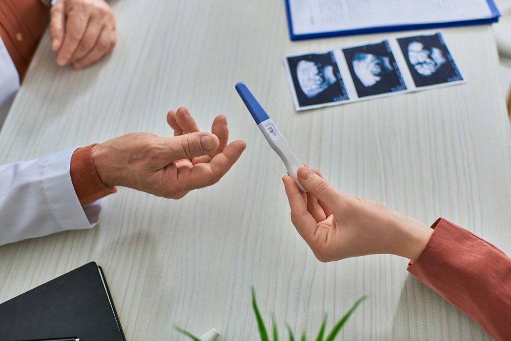 Factores de Crecimiento para Fallos de Implantación en Fecundación In Vitro
